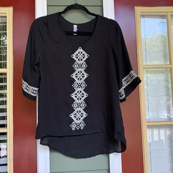 Xhilaration Embroidered High Low Swing Top - Picture 2 of 5